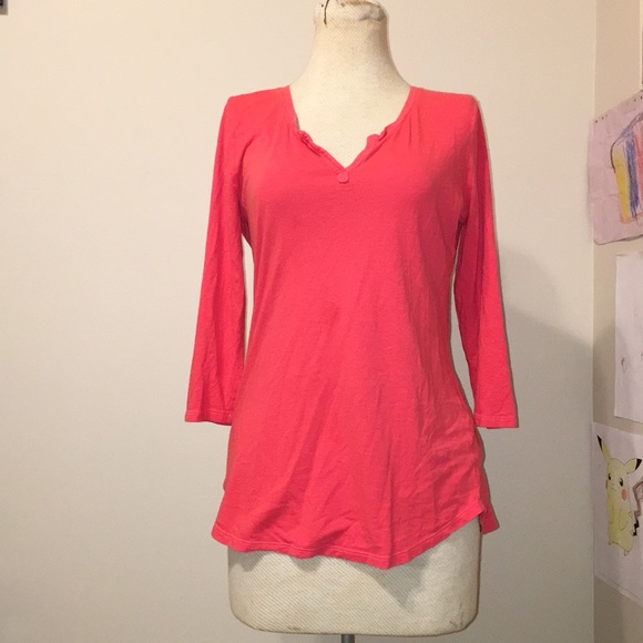 GAP Tops - ❤️*FINAL PRICE* GAP comfy shirt!